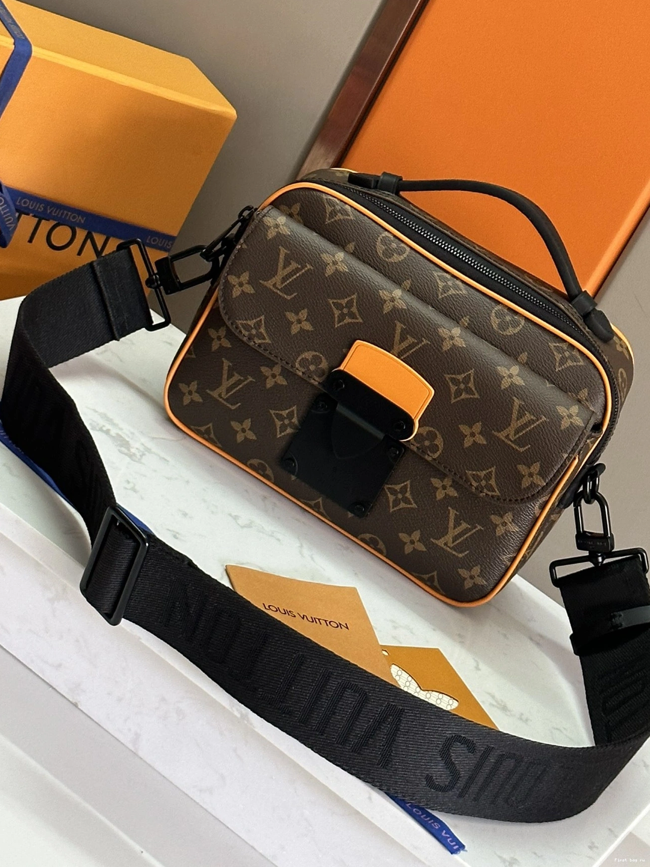 First bag ru S VUITTON LOCK MESSENGER LOUIS 0816